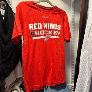 ☀️ Reebok Red Performance T-Shirt